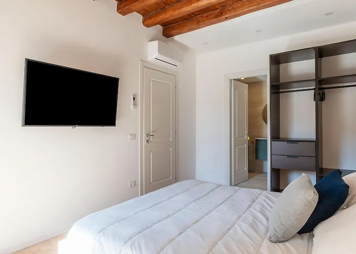Joivy Comfort Near The Colosseum Appartement *